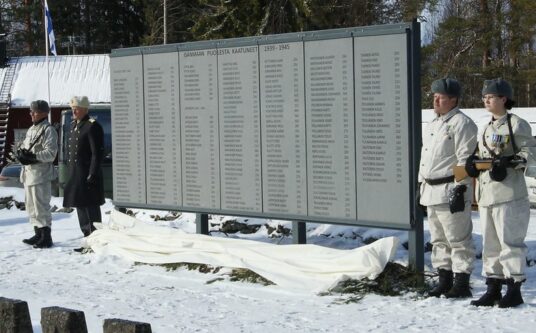 Artikkelin Uukuniemellä koskettava Talvisodan muistojuhla – Pro Patria taulu kirkkotarhaan pääkuva