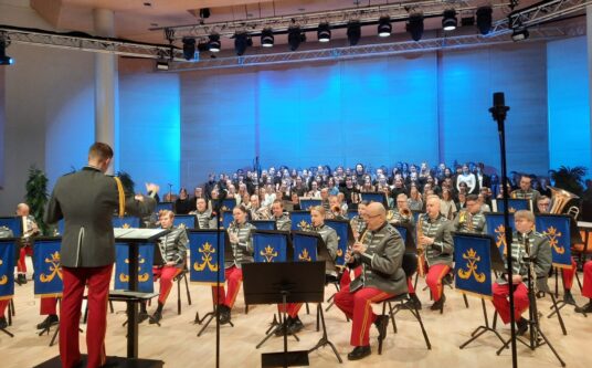 Artikkelin EKMPT:n upea Talvisota-konsertti: Kimpisen kuoro, Rakuunasoittokunta ja huippusopraano pääkuva