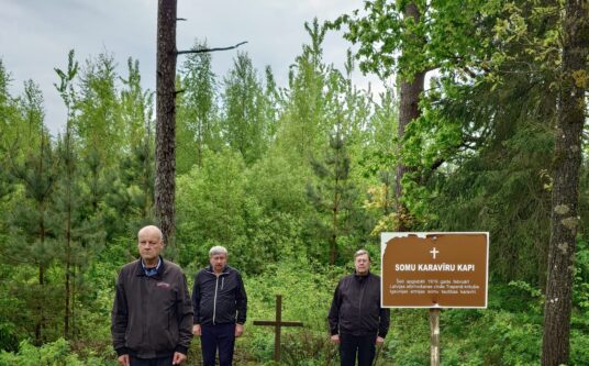 Artikkelin Ryhmä eteläkarjalaisia Pohjan Poikien jäljillä pääkuva