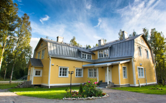 Artikkelin Yhteistyökumppani: Salpalinjan Hovin vetonaulana ovat sotahistoria ja luonto pääkuva